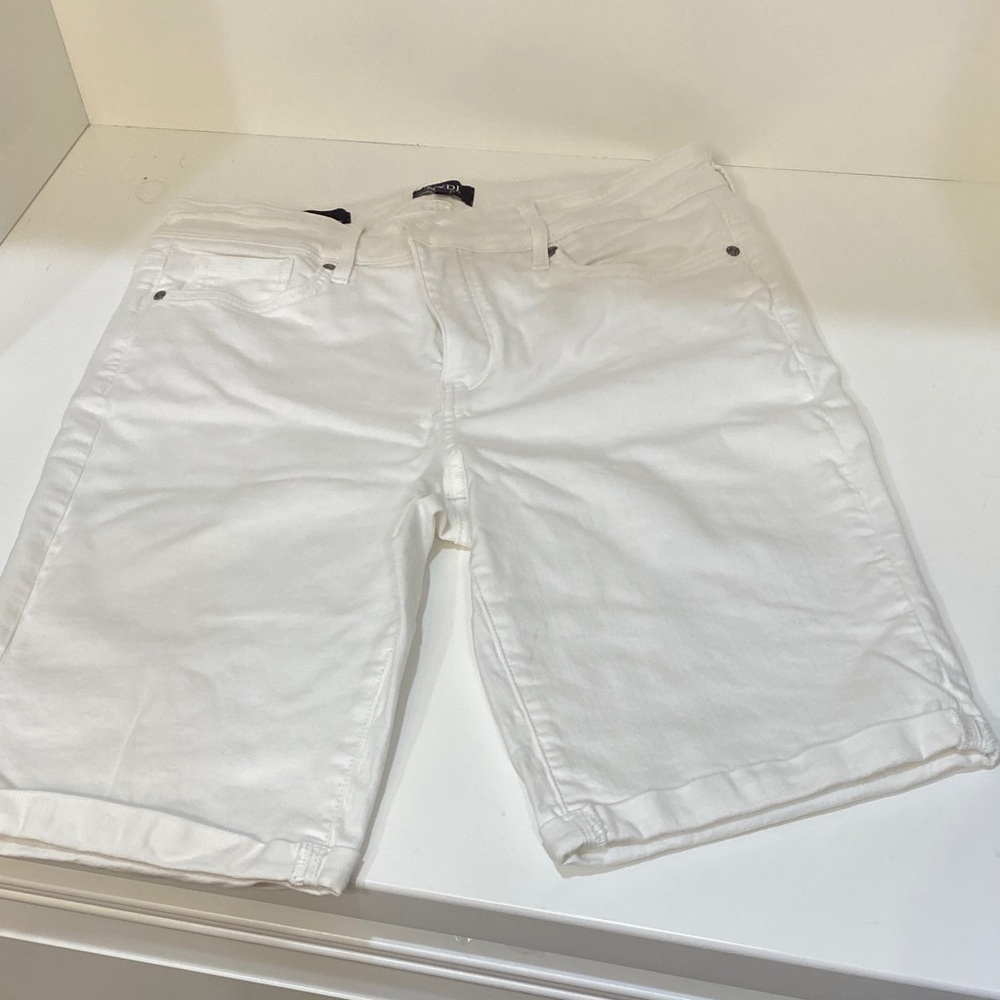 NYDJ Women's White Bermuda Shorts